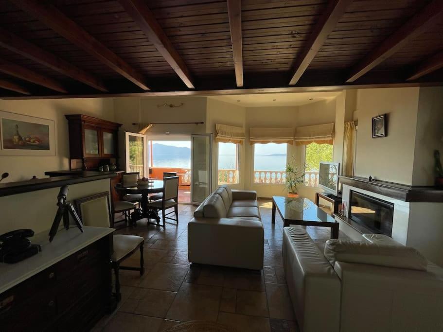 Pampas Seafront Villa, 6 Bedrooms, North Evvoia Kanatádhika Exterior photo