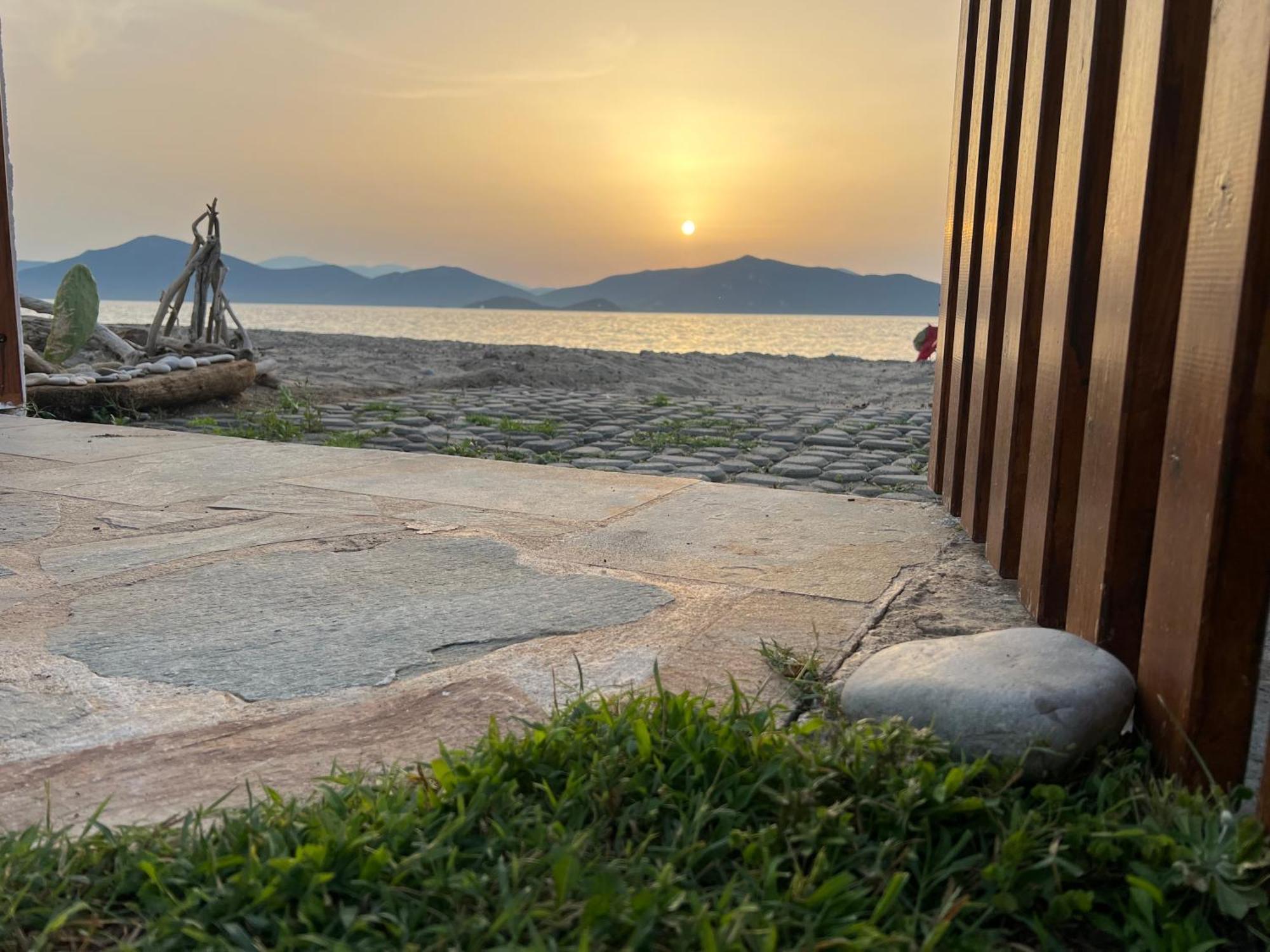 Pampas Seafront Villa, 6 Bedrooms, North Evvoia Kanatádhika Exterior photo